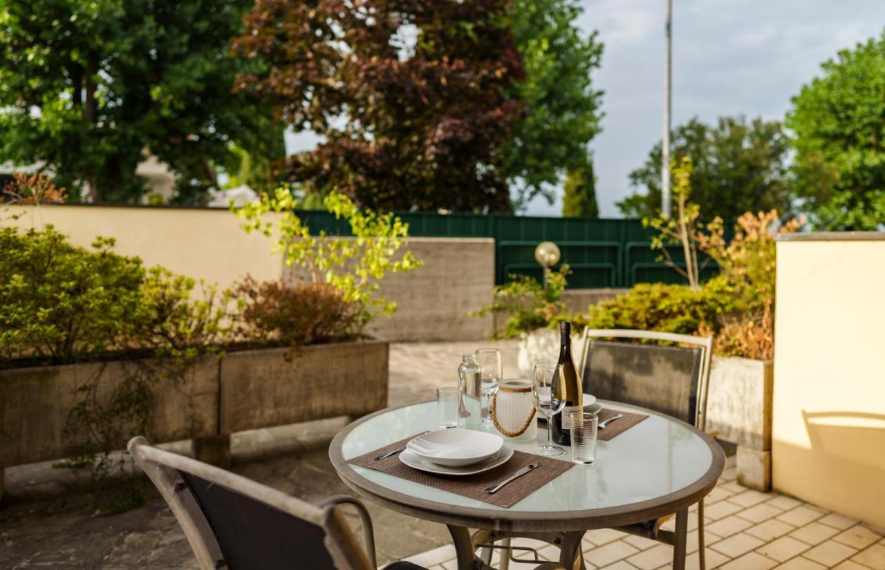 Lake Apartment Primea Sirmione Ngoại thất bức ảnh