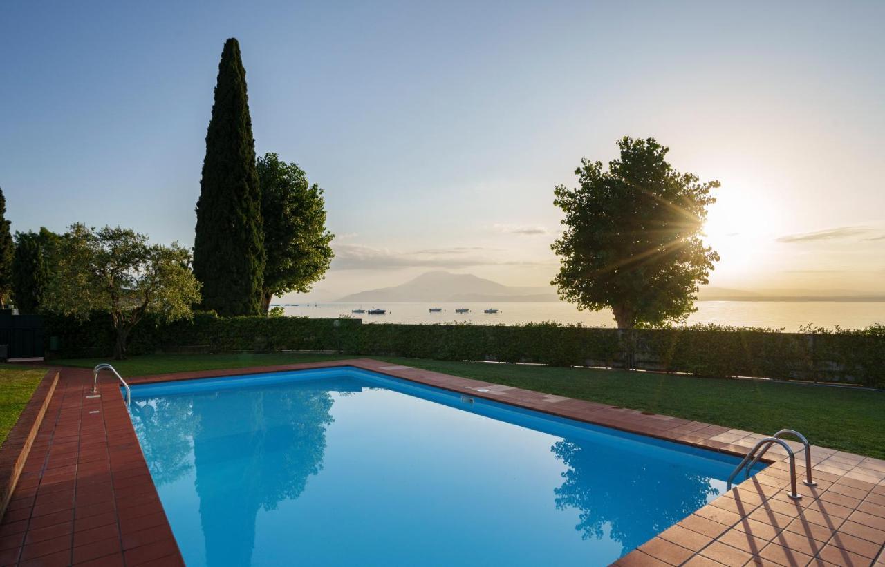 Lake Apartment Primea Sirmione Ngoại thất bức ảnh